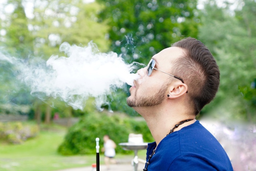 Правительство России одобрило законопроект о распространении антитабачного закона на электронные сигареты (фото: pixabay.com)